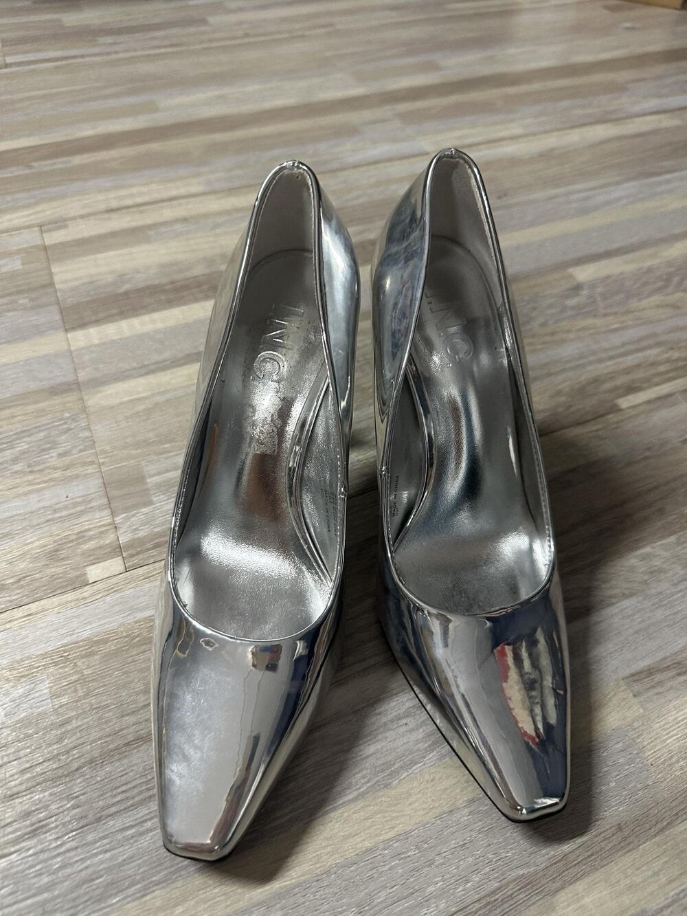 INC International Concepts Oaklynn Silver Pumps Womens Sz 5